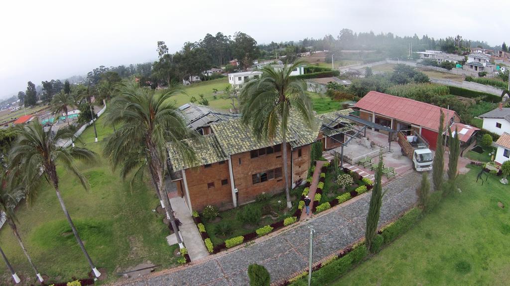 Hosteria Rosa Blanca Puembo Exterior photo